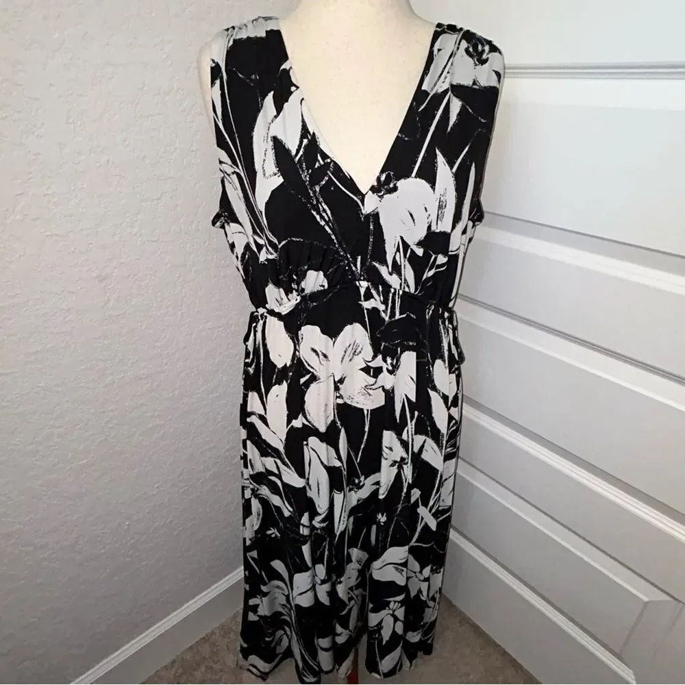 Taylor Floral Print Sleeveless Maxi Dress